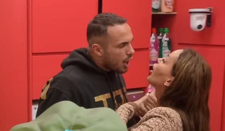 "Kapen" Edi dhe Fjolla, banorët ndërhyjnë në mes! (VIDEO)