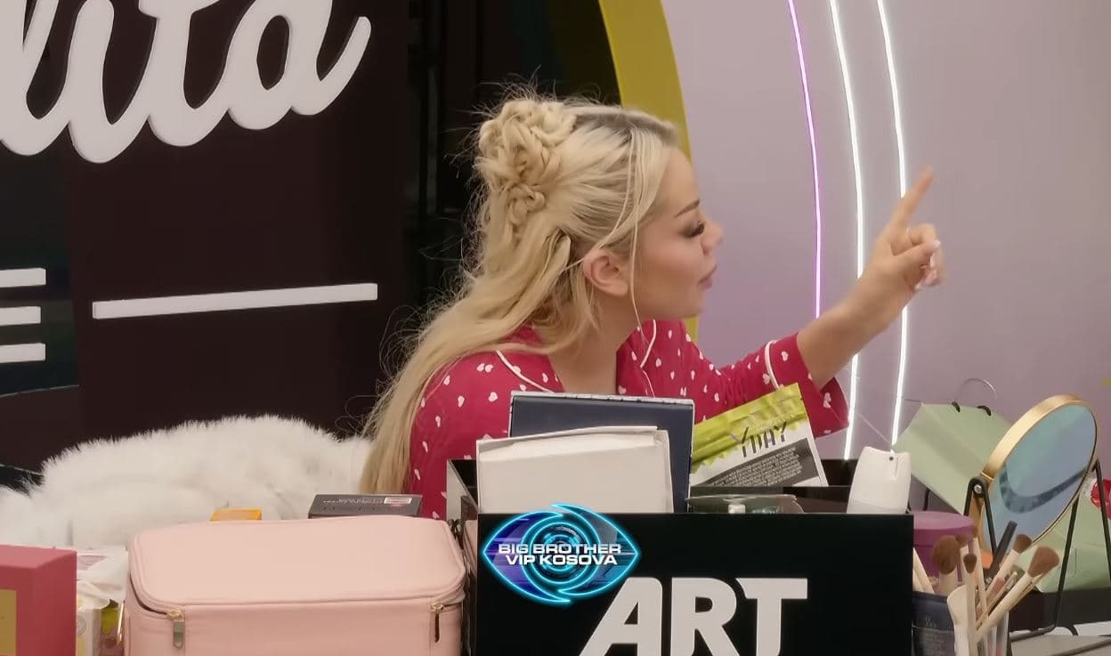 "Mos e përmendni më Toneyn!", Benita ju kthehet ashpër banorëve (VIDEO)