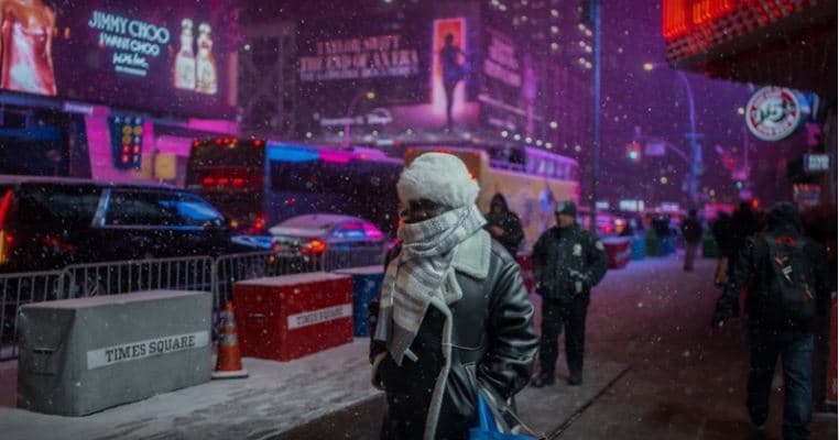 Stuhi dimërore në Nju Jork, anulohen qindra fluturime