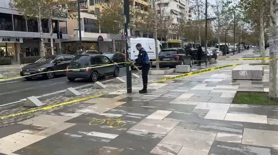 Tragjike në Vlorë: Gruaja rrëzohet në bulevard dhe humb jetën