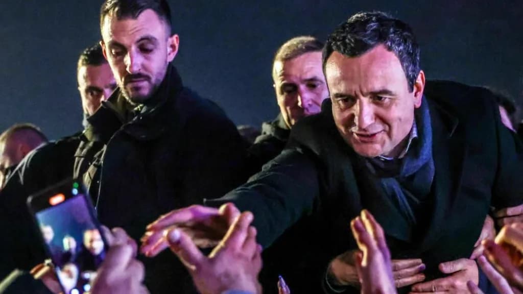 BBC: "Partia nacionaliste shqiptare korri fitore dërrmuese në zgjedhjet e Kosovës"