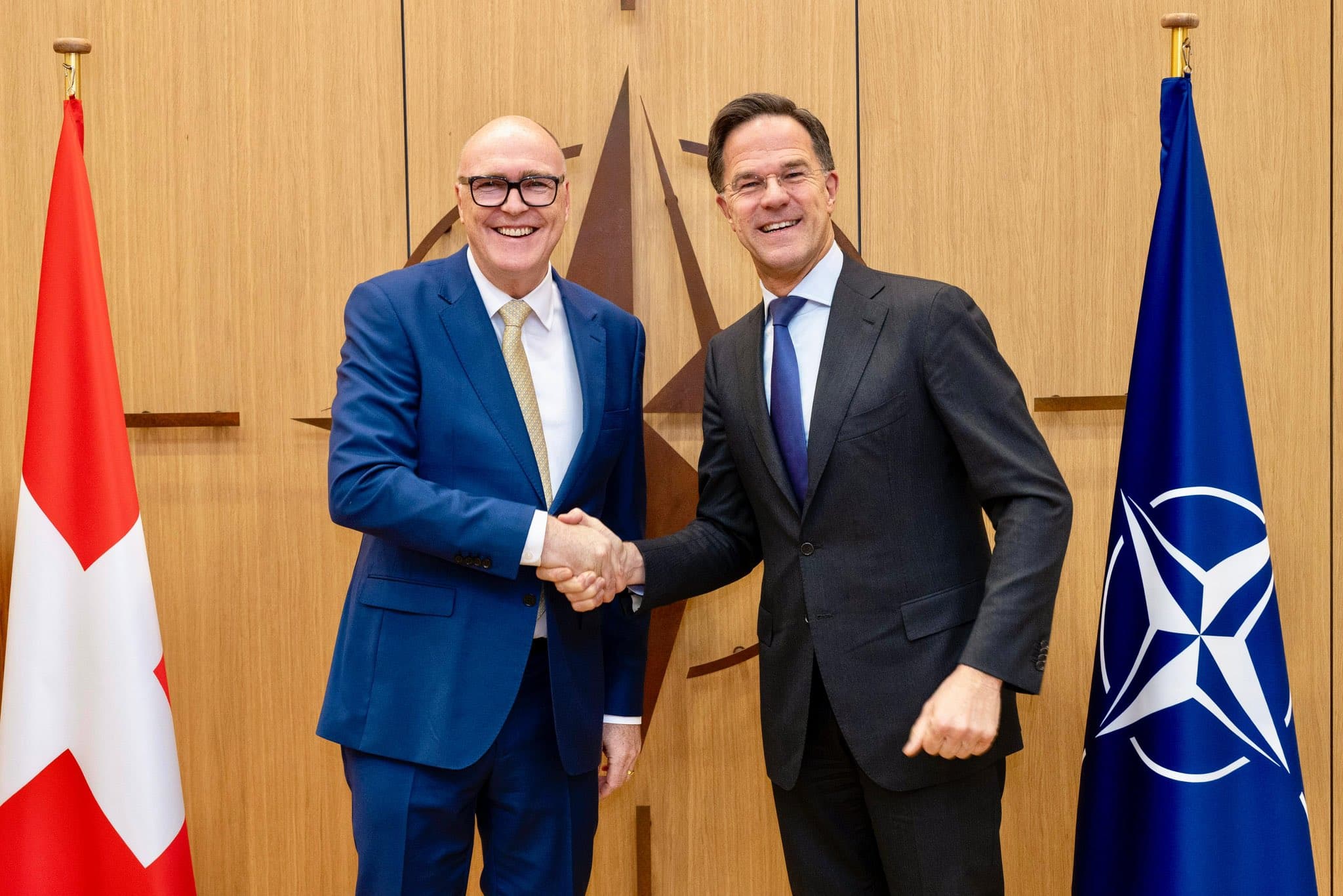 Rutte falënderon Zvicrën për kontributin në misionin e NATO-s në Kosovë