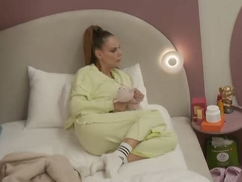 Hygerta e dëshpëruar me Arditin, shfryhet te Elijona! (VIDEO)