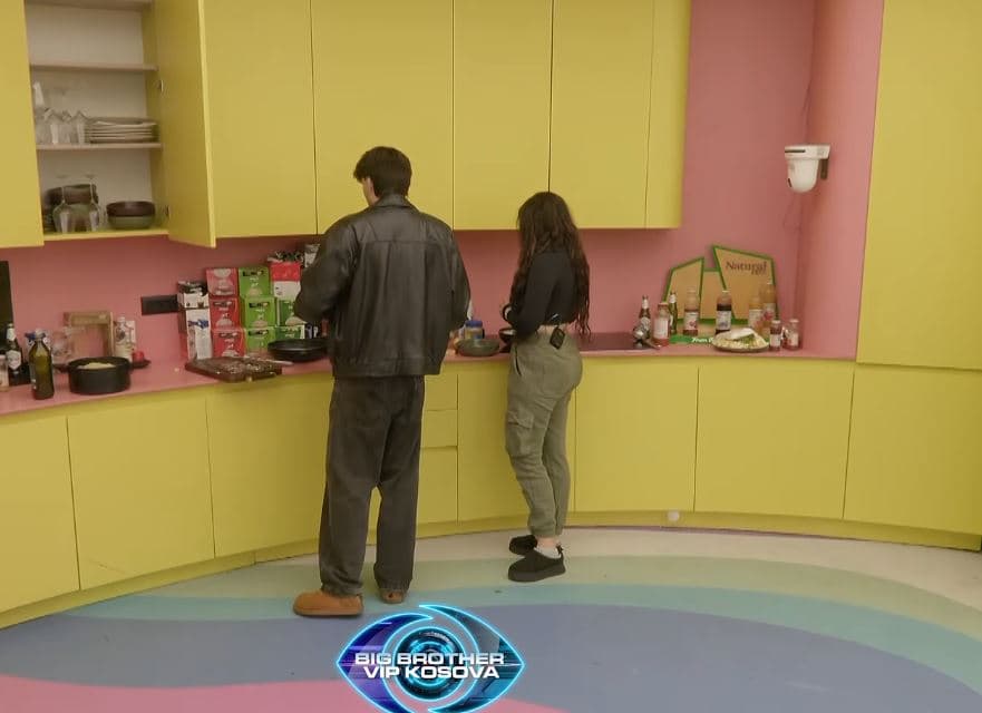 "Mos mu afro se bëhet xheloz Ludo", Labinoti dhe Kushtrimi ngacmojnë Albën (VIDEO)