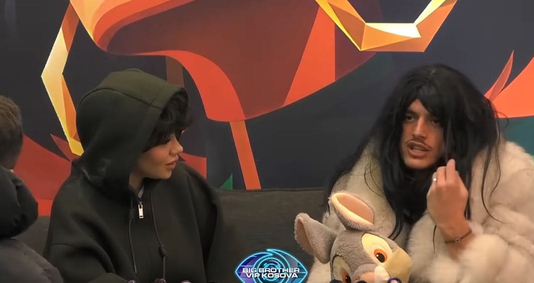Benita si burrë dhe Londrimi si grua, ngjallin të qeshura te banorët (VIDEO)