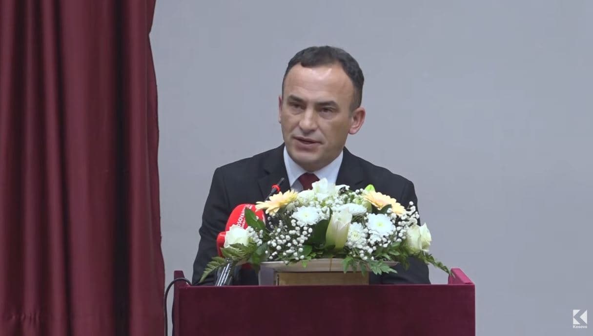 Betimi i kryetarit: Obiliqi bie në duart e një Thaçi, është nga VV (VIDEO)