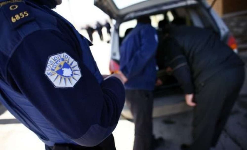 Shtërpcë: Policia gjen drogë në një veturë, ndalohet një 18-vjeçar