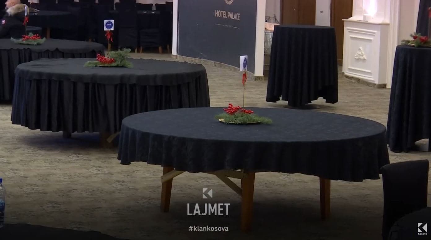 Zbehja e tubimeve: Bie entuziazmi, nuk mbushen sallat (VIDEO)