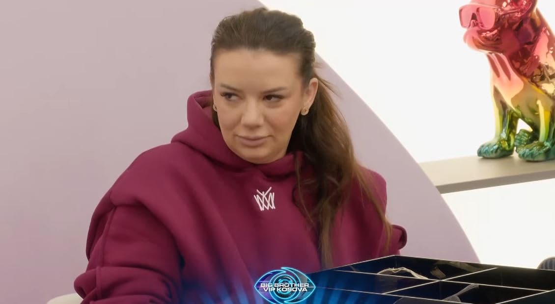 “Ta ha synin ty”, kujt po i drejtohet me këto fjalë Sasa? (VIDEO)