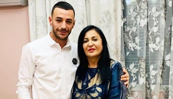 Stresi uron nënën për ditëlindje: Kur shoh ndonjë thinjë apo rrudhë rreth syve, trishtohem…