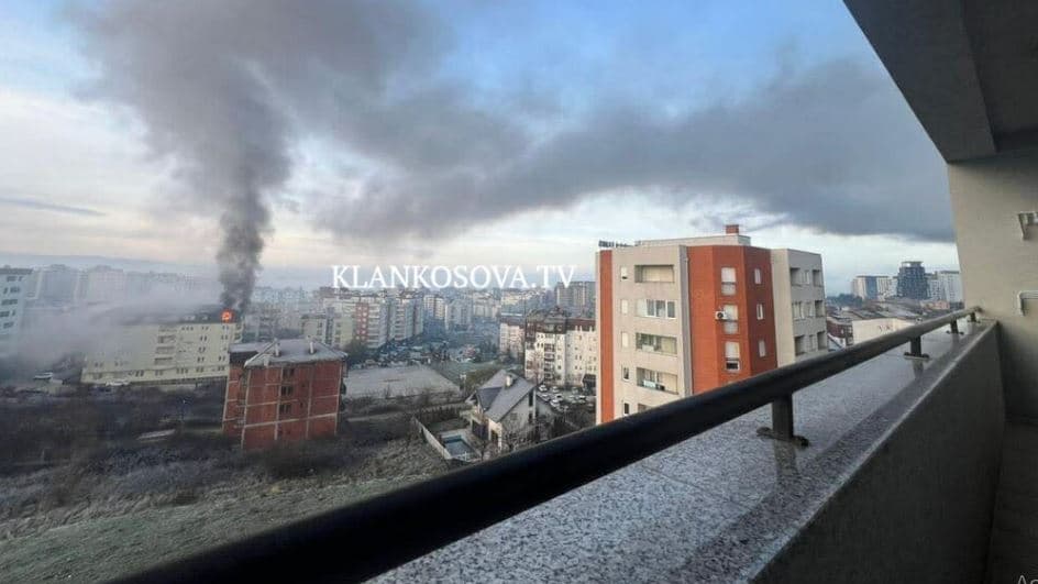 Flakët përfshijnë një banesë në Breg të Diellit
