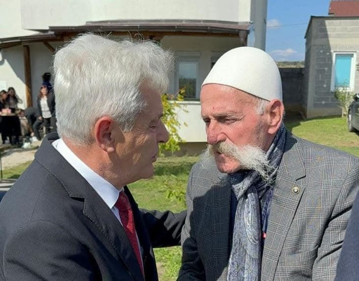 Ahmeti uron Rifat Jasharin për ditëlindje: Paç shnetën e shtëpinë plot