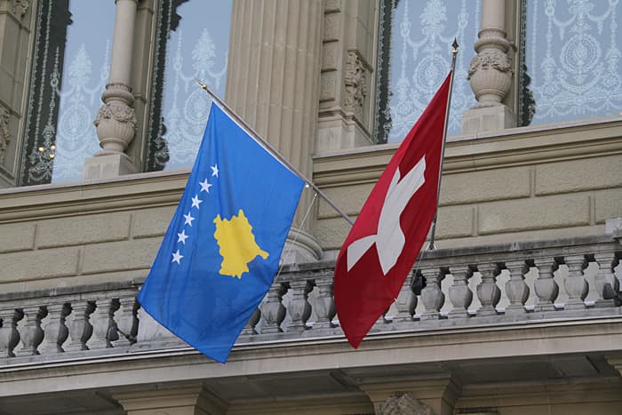 Ambasada zvicerane demanton pretendimet se Zvicra po kërkon 85 mijë punëtorë të huaj