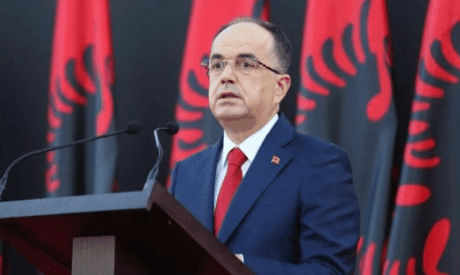 Begaj uron Krishtlindjet: Festë që përfaqëson vlerat e besimit, dashurisë dhe solidaritetit