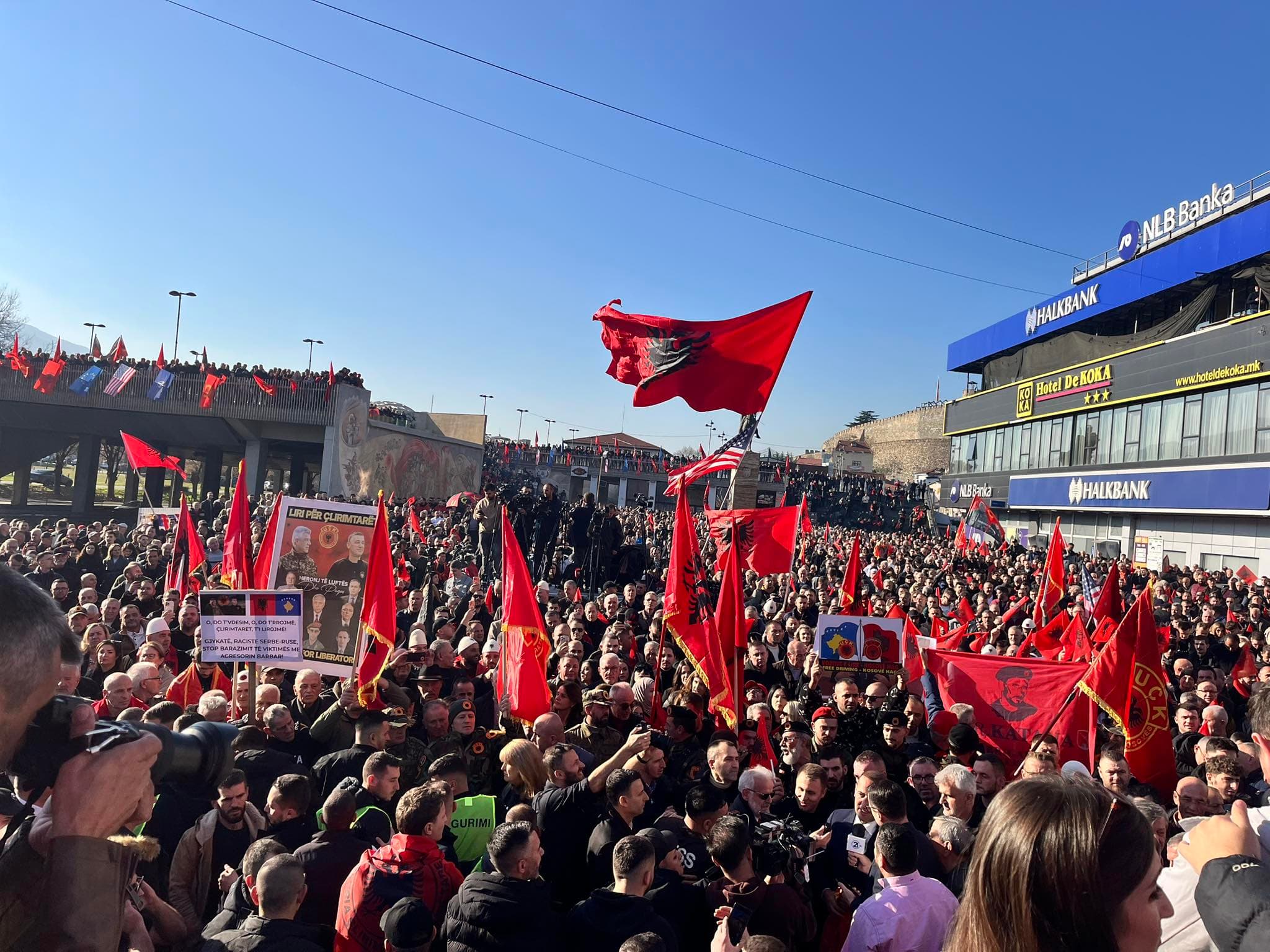 "Çlirimtarët duhet të nderohen, jo të gjykohen" - nis protesta për ish-krerët e UÇK-së në Shkup (VIDEO)