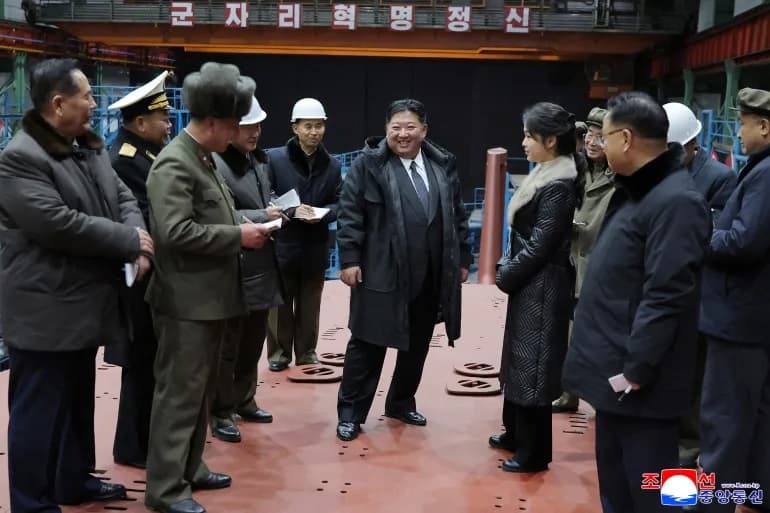 Kim Jong Un dënon marrëveshjen ShBA-Kore e Jugut për nëndetëse bërthamore
