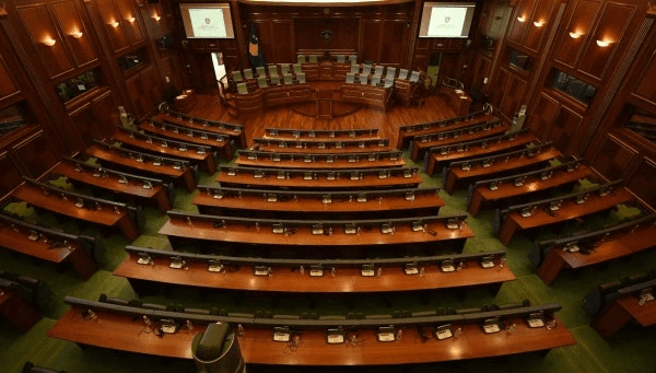 Vendimi i Kushtetueses: Çka ndodh nëse Presidenti nuk zgjidhet brenda 34 ditësh?
