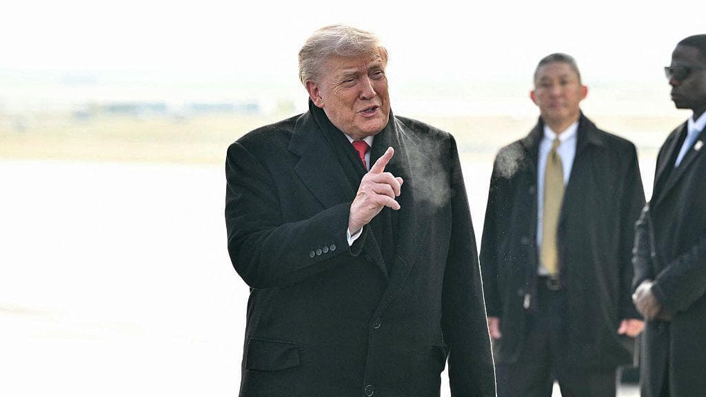 Trump mbërrin në Zvicër për t'u takuar me udhëheqësit botërorë në Davos
