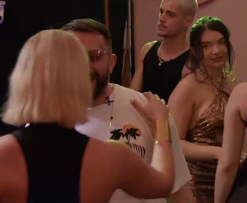 Limi dhe Dolce më të afërt se kurrë, Alba i shikon nga larg (VIDEO)