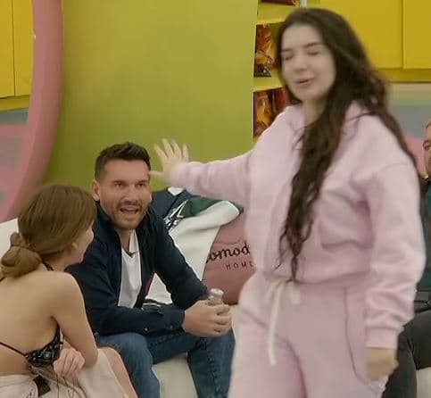 “S’e do veten, skllave e trurit tënd”, Ludo s’kursen Albën – ia përmend edhe Limin (VIDEO)
