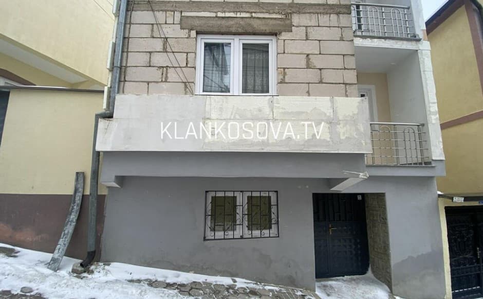 Një muaj paraburgim për djalin që dyshohet se vrau nënën në Dragash