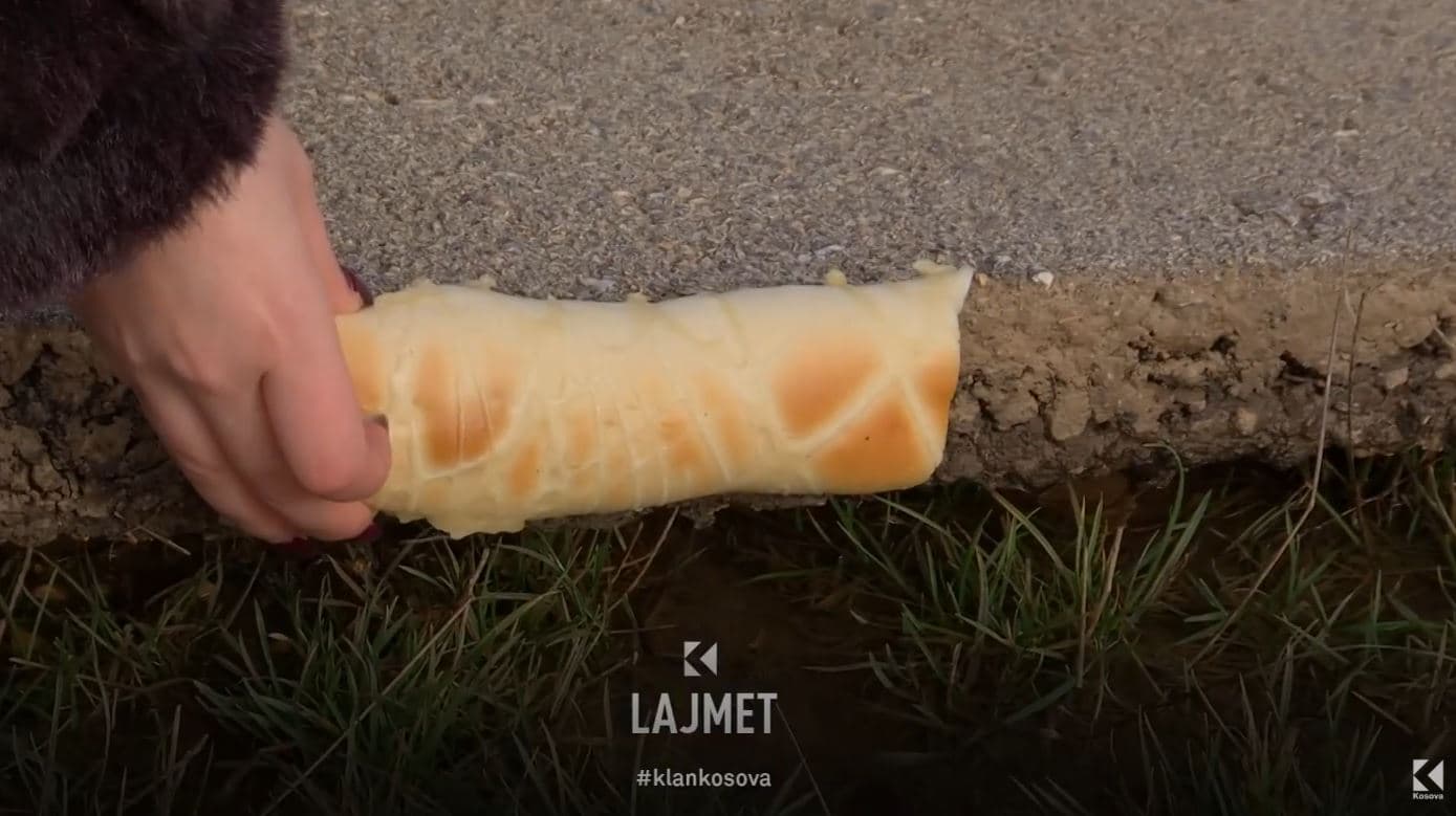 Përmbytjet në Drenas: Shiu i dendur zhvendos asfaltin “tepih” (VIDEO)
