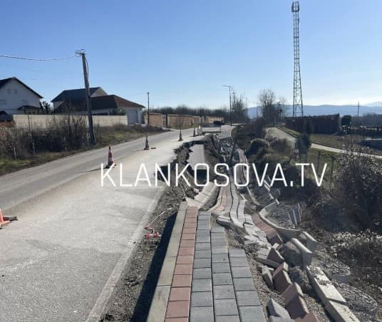 Rruga e shembur, banorët e Krushevës në hall (FOTO)