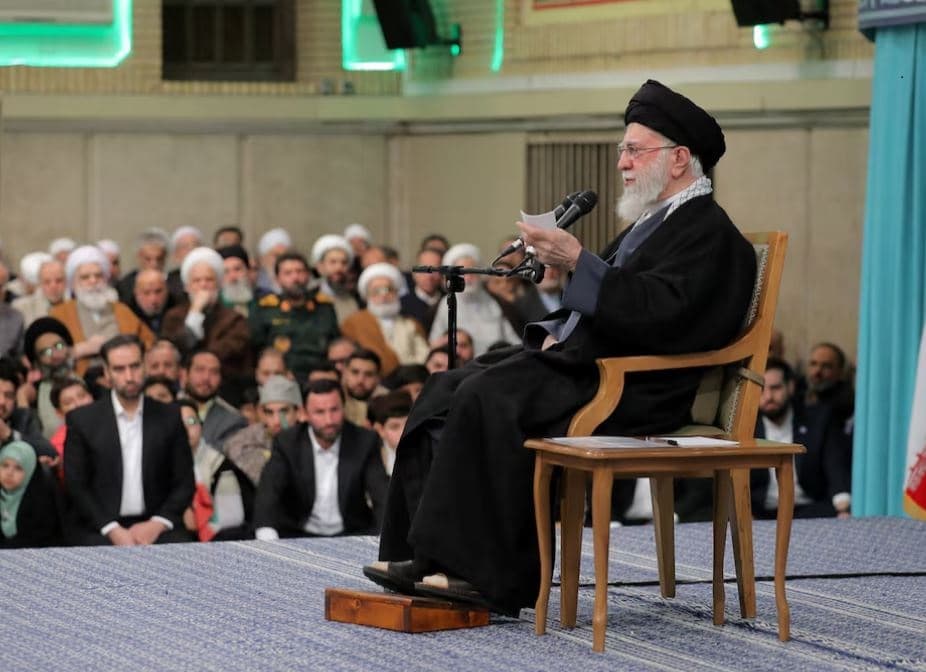 Udhëheqësi i Iranit, Khamenei, akuzon Trumpin për nxitje të protestave vdekjeprurëse