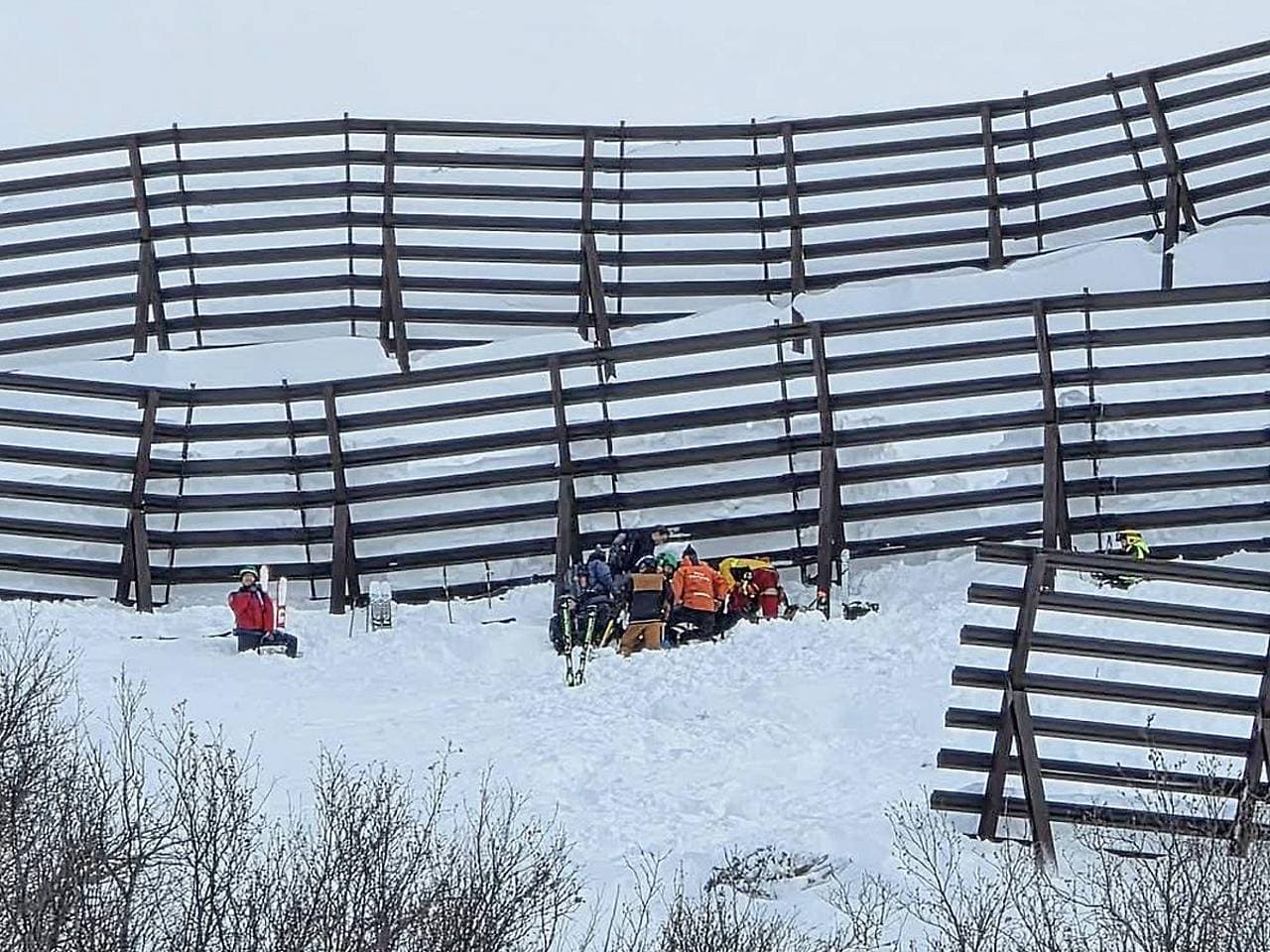 Tronditet Austria: Vdesin tre skiatorë, u bllokuan nga orteku