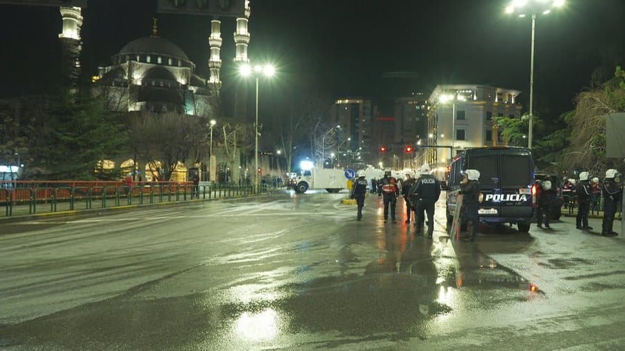 Protesta e PD-së, lirohen 18 të arrestuarit