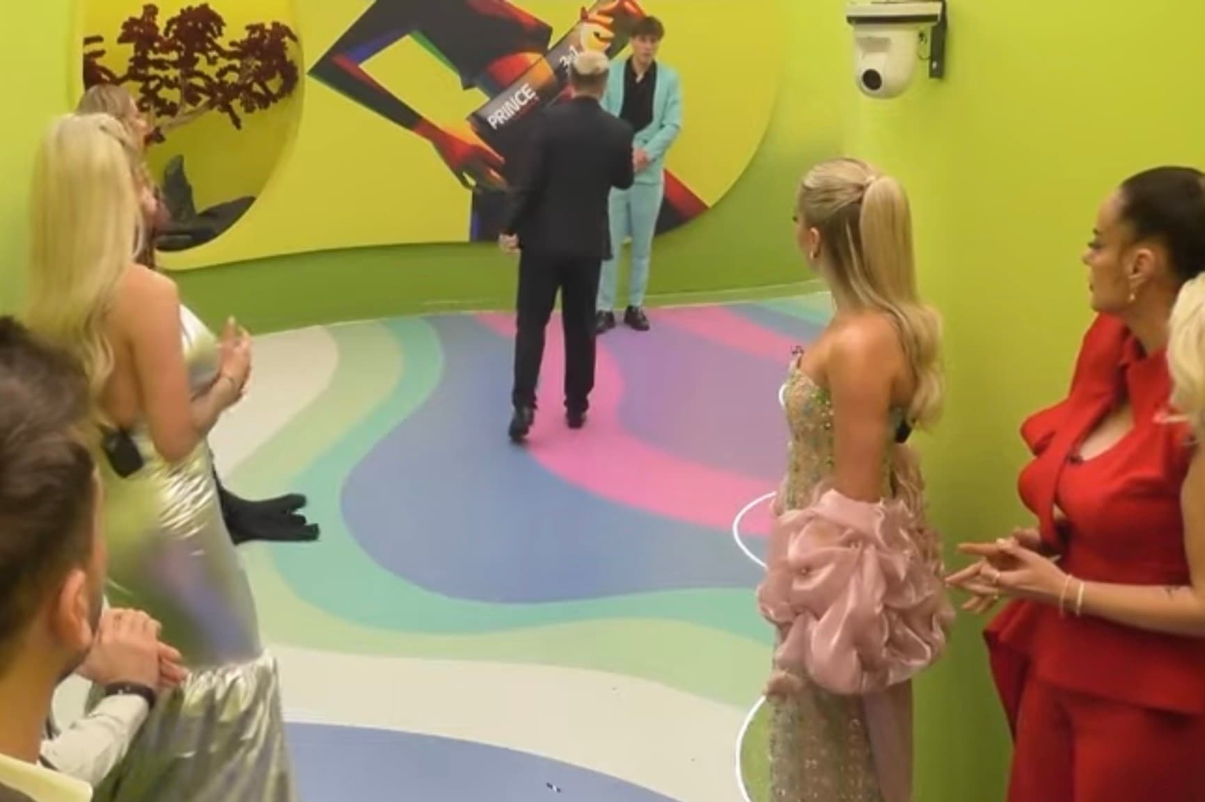Pse Klodi nuk ia dha dorën Labit? VIDEO