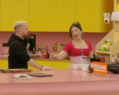 Alba akuzon Labin: Kujdes me thikën, je i rrezikshëm (VIDEO)