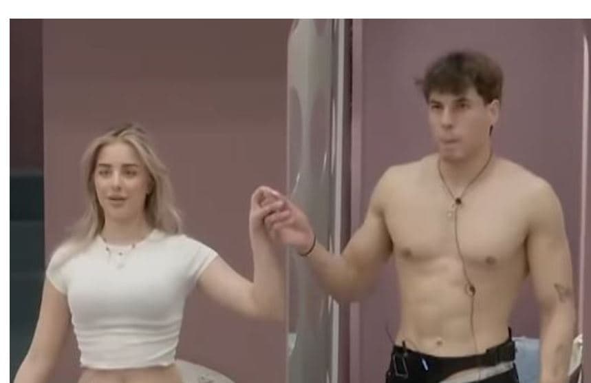 Londrimi mëson Klodin dhe Elijonën për hyrjen e dasmës (VIDEO)