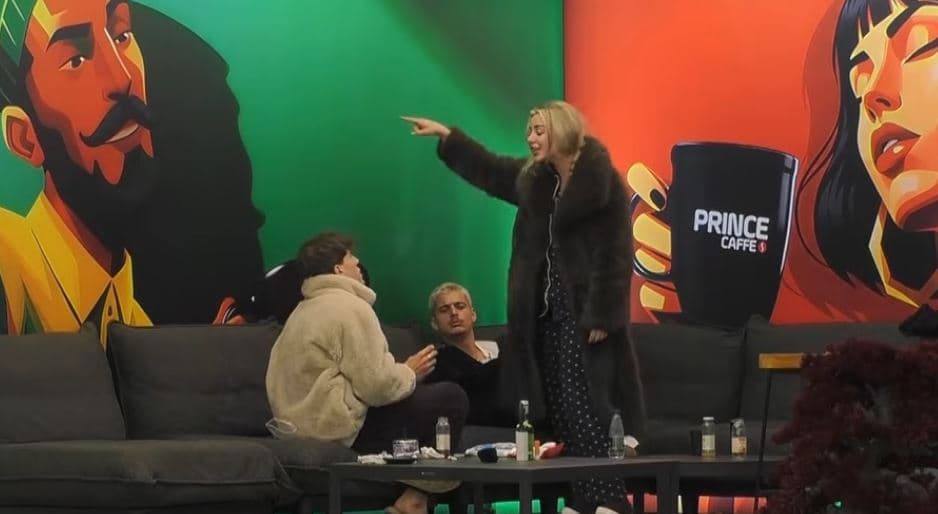 "Je i dëshpëruar - Je ka e qet të keqen te unë", Elijona shpërthen ndaj Klodit (VIDEO)