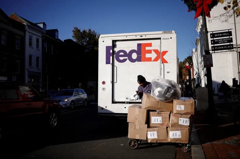 FedEx padit qeverinë amerikane për rimbursim tarifash pas vendimit të Supremes