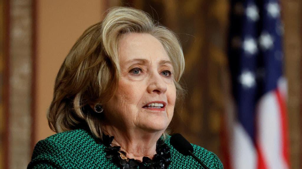 Hillary Clinton thotë se 'nuk kishte ide' për krimet e Epstein, kërkon që Trump të merret në pyetje
