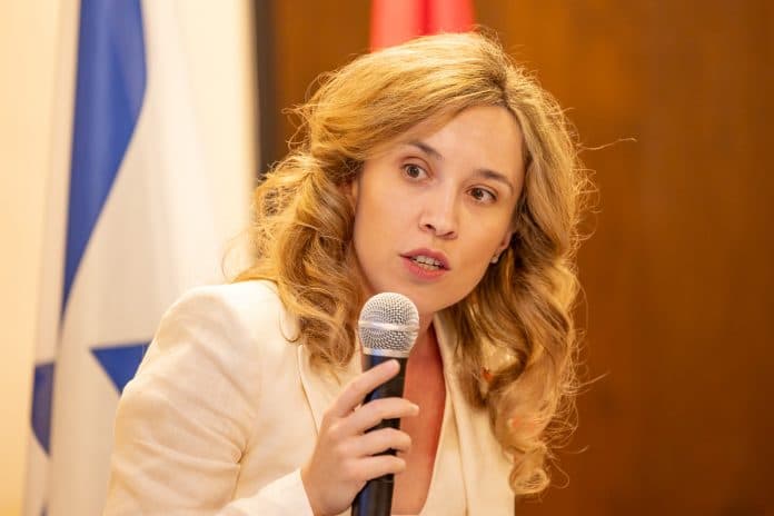 Ambasadorja shqiptare në Tel Aviv: Janë 11 shqiptarë në Izrael - alarme të sulmeve ka vazhdimisht
