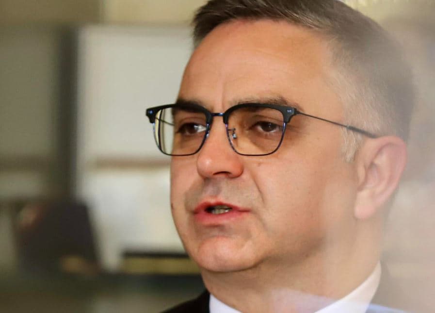 “Ekonomia në prag kolapsi”, alarmon Tahiri - kërkon masa urgjente për uljen e çmimit të naftës