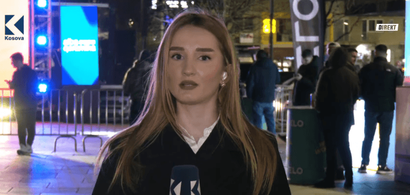 Ndeshja historike: Ekrani i madh në sheshin e Prishtinës (VIDEO)