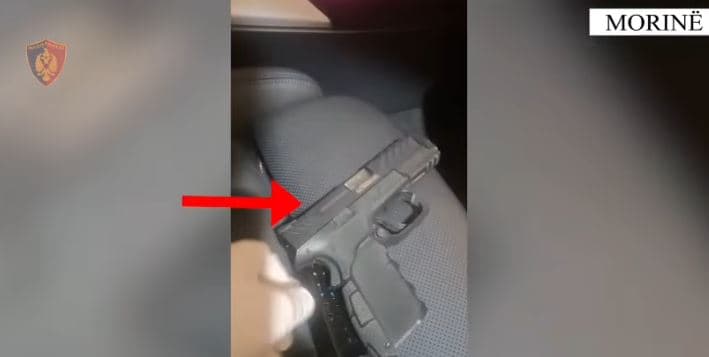 Arrestohet kosovari në Morinë, tentoi të trafikonte armë në Shqipëri