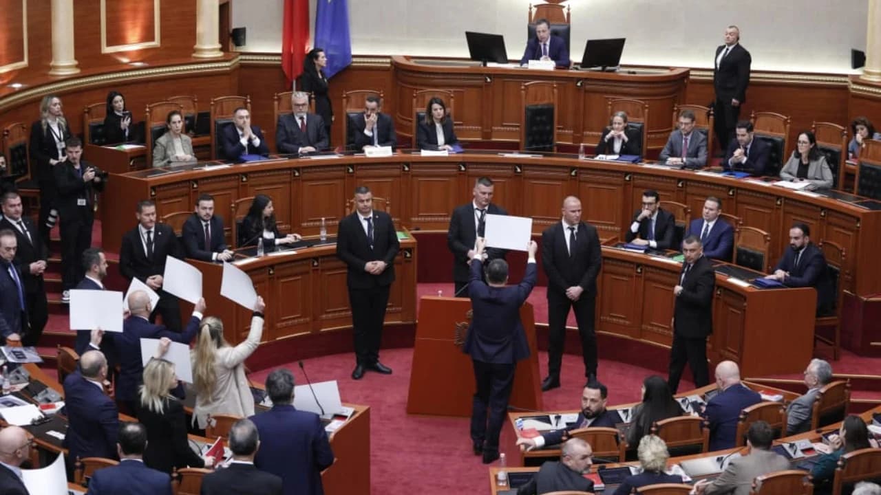 Rrëzimi i kërkesës së SPAK për Ballukun, BE: Lufta ndaj korrupsionit është thelbësore për integrim