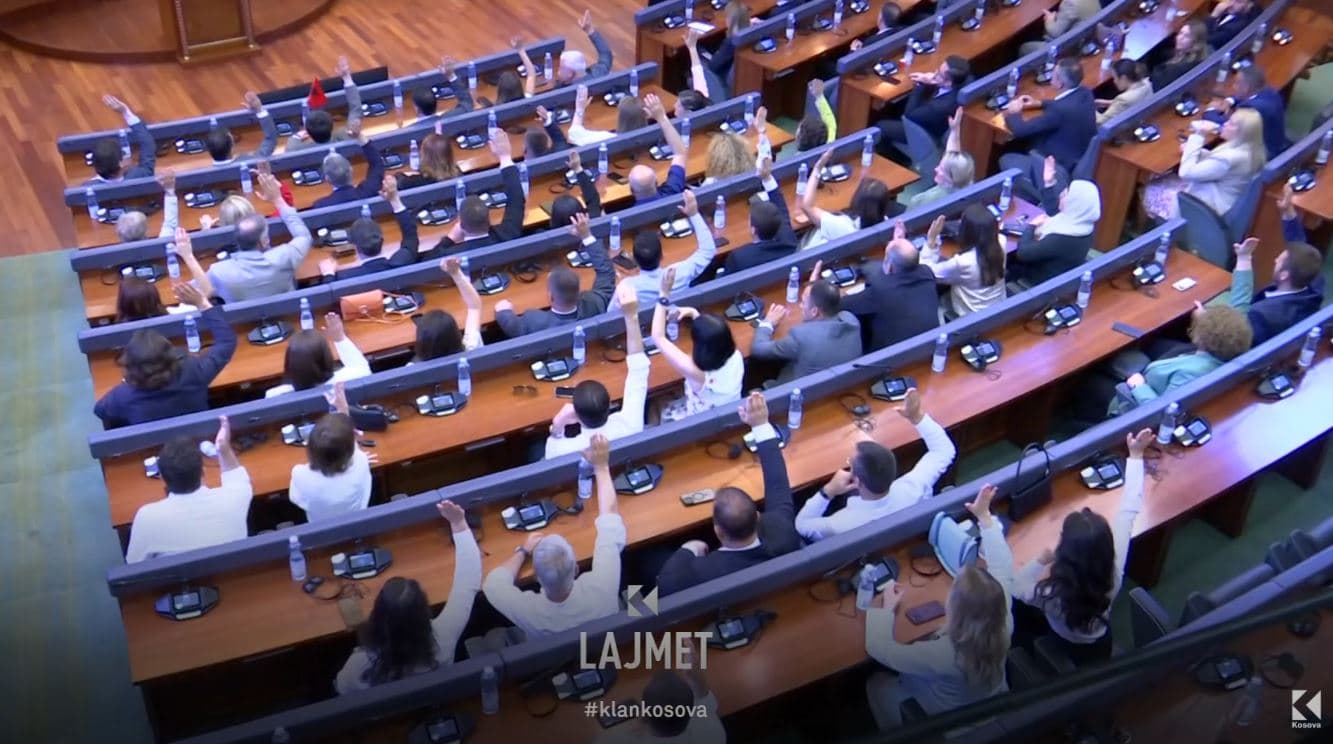 Deputetët e pafat: Asamblenë s'e deshën, parlamenti nuk u zgjati (VIDEO)