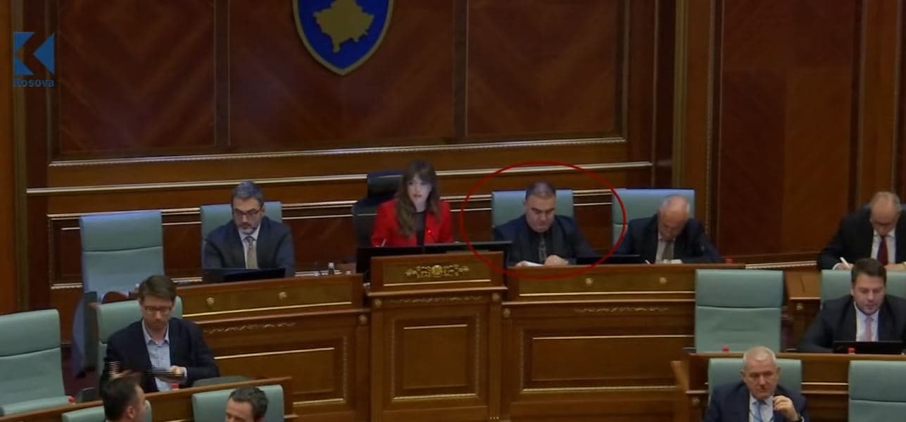 Sekretari i Kuvendit: Kryekuvendarja shkel konkursin, emëron u.d. (VIDEO)