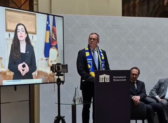 Presidentja Osmani nderohet me Çmimin “Dr. Erhard Busek” në parlamentin austriak