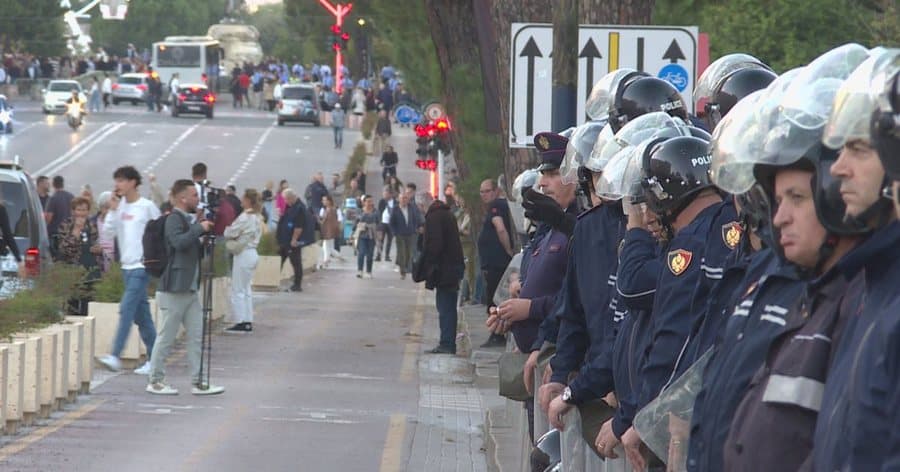 Mbi 1.400 forca policore të angazhuara për protestën e opozitës në Tiranë