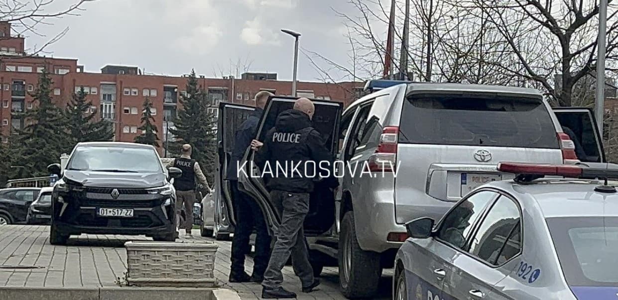 Policia 'zbarkon' në ARBK