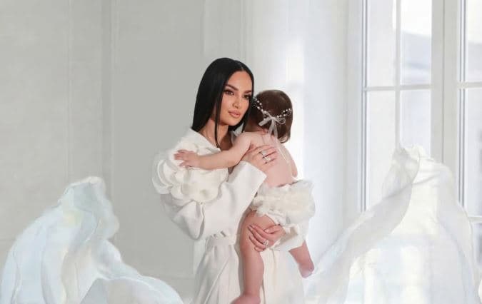 Samanta uron të bijën në ditëlindjen e parë: Ti je melodia më e bukur