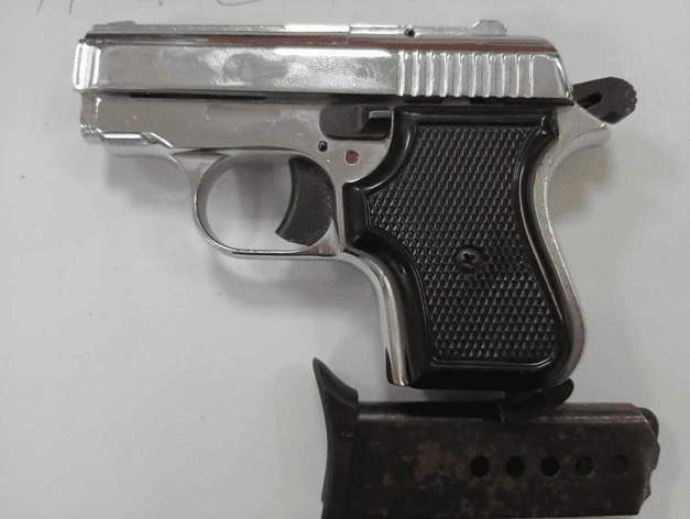 57-vjeçari dorëzon vullnetarisht një armë zjarri në Shtime