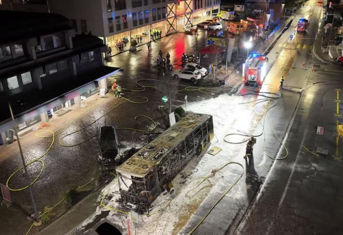 Ngjarja e rëndë në Zvicër, policia heton dyshimet se zjarri në autobus u shkaktua nga një pasagjer