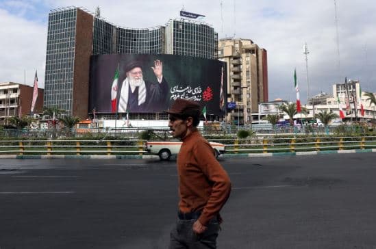 Irani do të mbajë ceremoni lamtumire treditore për Ajatollah Khamenein